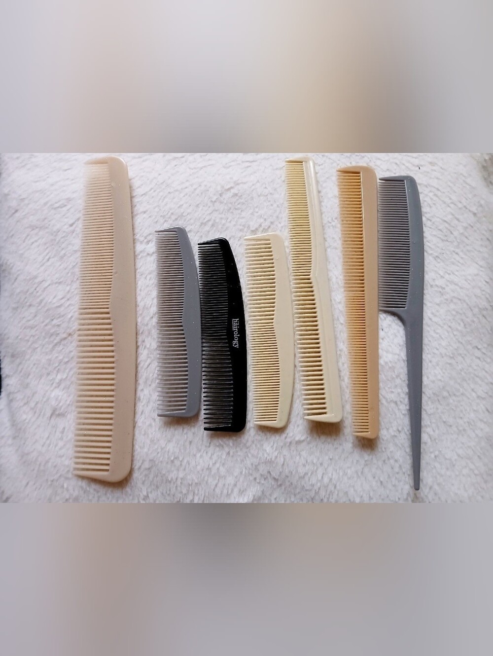 Set of different size combs. They are not used. 7 in total.